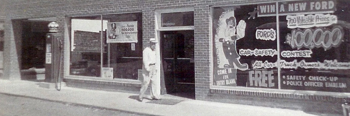 Happy couple using laptop to leave reviews